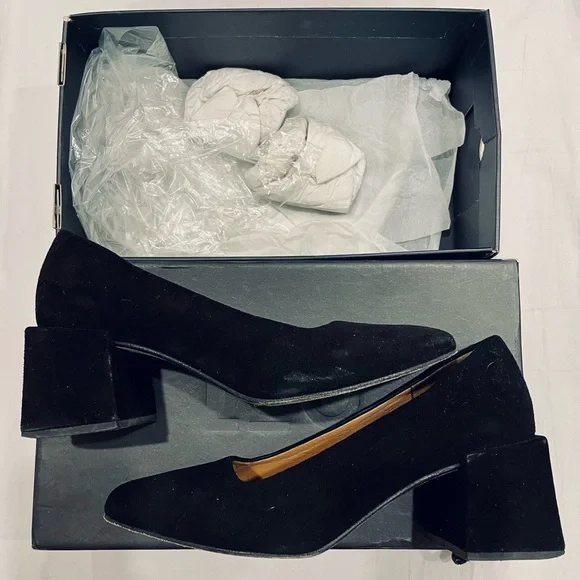 LoQ Villa Pumps - Picture 5 of 8